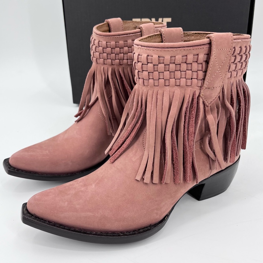 NWT Frye Nubuck Leather Sacha Short Fringe Bootie in Rose Cake Size 7.5 - Picture 4 of 12